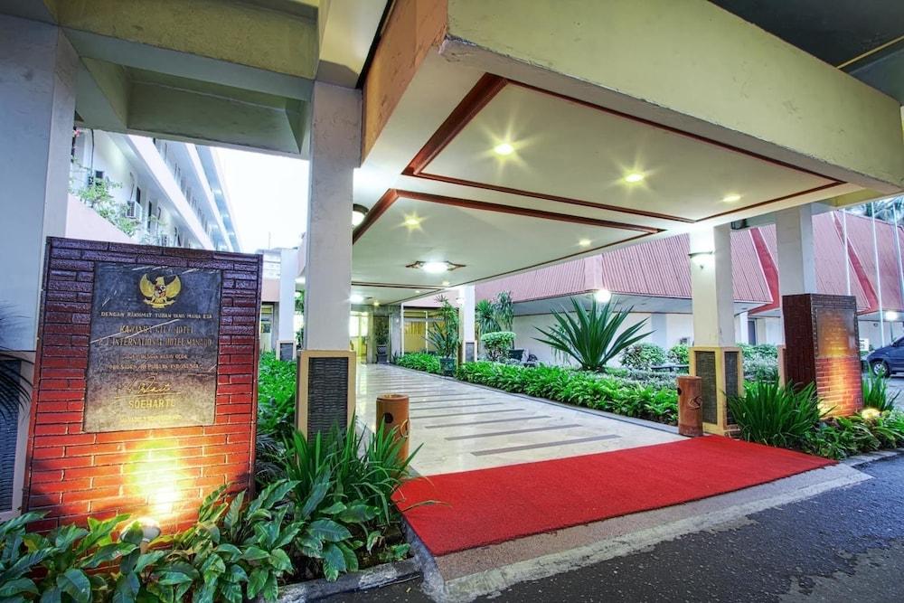 Sahid Kawanua Hotel Manado Exterior photo