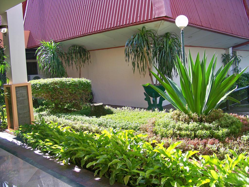 Sahid Kawanua Hotel Manado Exterior photo